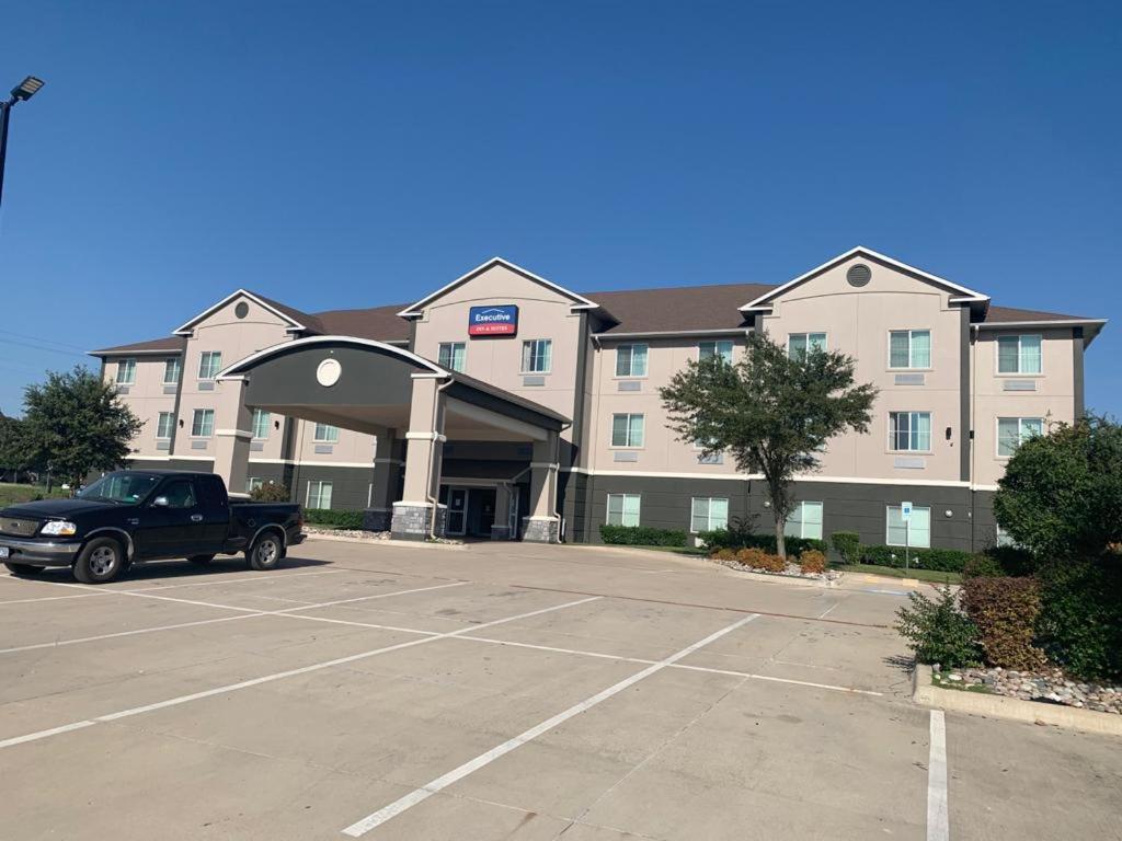 Executive Inn & Suites Marlin Exterior photo
